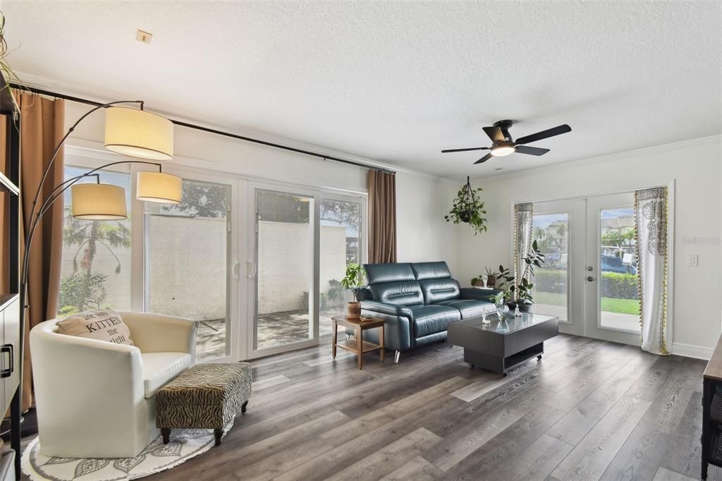 For Sale: $357,000 (2 beds, 2 baths, 1420 Square Feet)