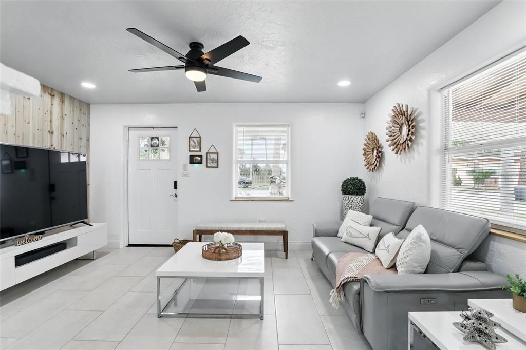 В аренду: $1,700 (2 спален, 1 ванн, 882 Квадратных фут)