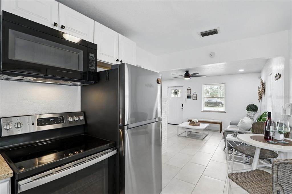 В аренду: $1,700 (2 спален, 1 ванн, 882 Квадратных фут)