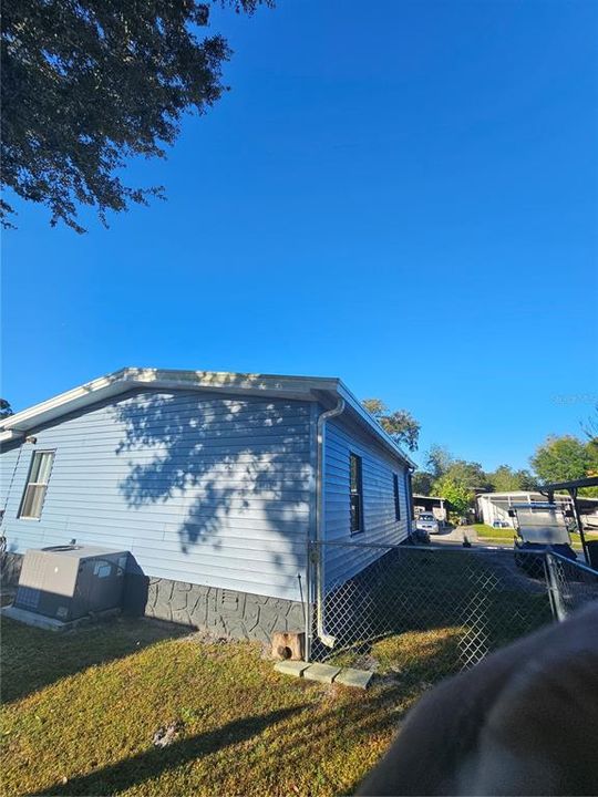 For Sale: $230,000 (2 beds, 1 baths, 768 Square Feet)