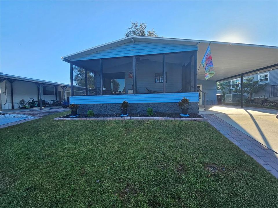 For Sale: $230,000 (2 beds, 1 baths, 768 Square Feet)