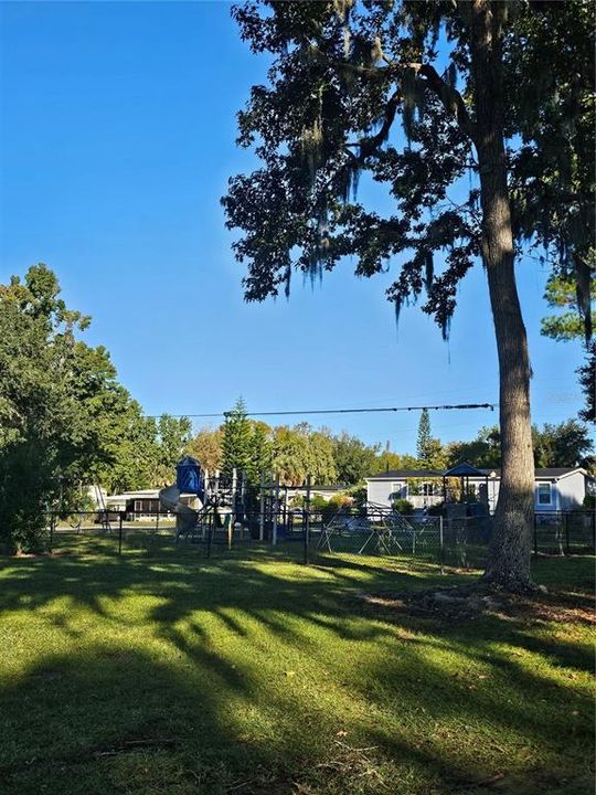 For Sale: $230,000 (2 beds, 1 baths, 768 Square Feet)