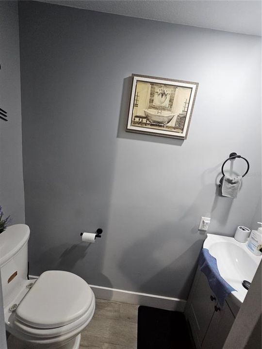 For Sale: $230,000 (2 beds, 1 baths, 768 Square Feet)