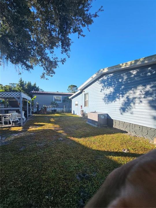 For Sale: $230,000 (2 beds, 1 baths, 768 Square Feet)