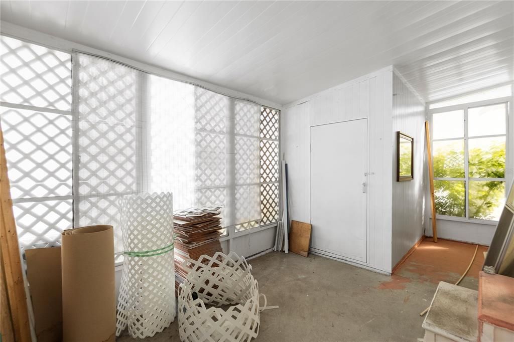 For Sale: $65,000 (2 beds, 2 baths, 800 Square Feet)