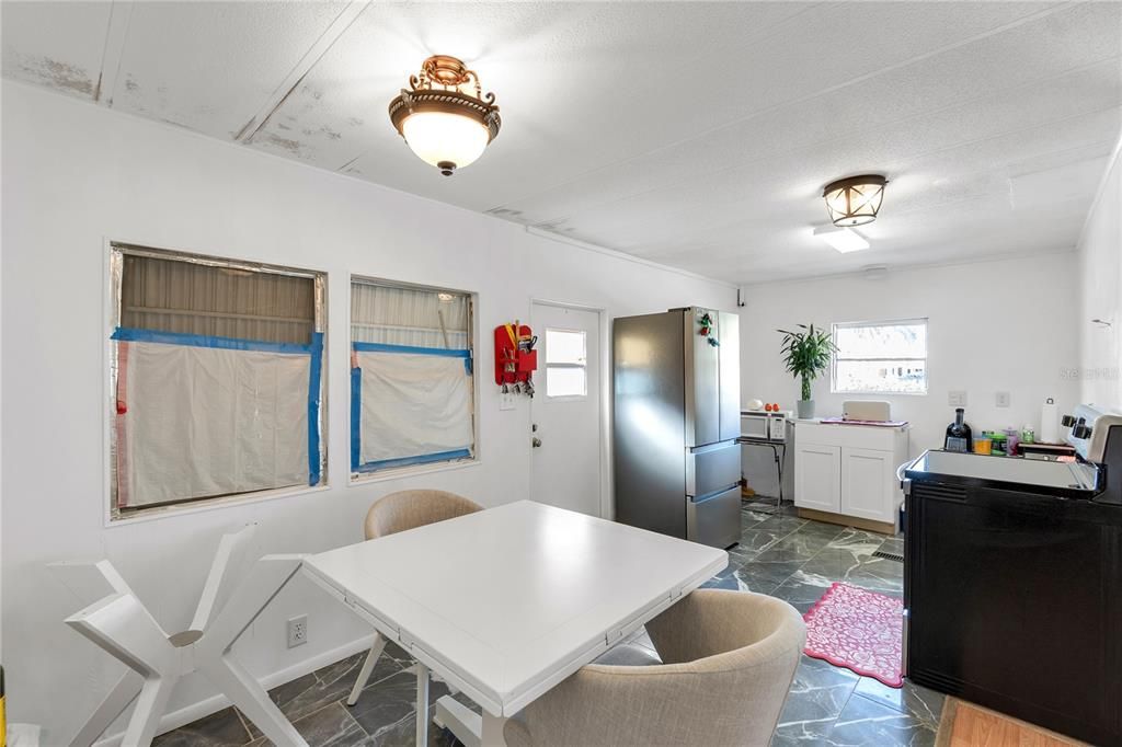 For Sale: $65,000 (2 beds, 2 baths, 800 Square Feet)