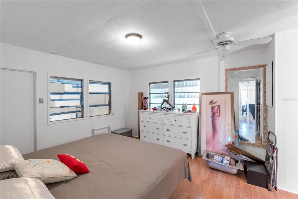 For Sale: $65,000 (2 beds, 2 baths, 800 Square Feet)