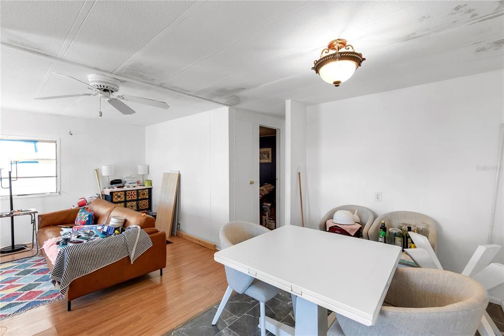 For Sale: $65,000 (2 beds, 2 baths, 800 Square Feet)