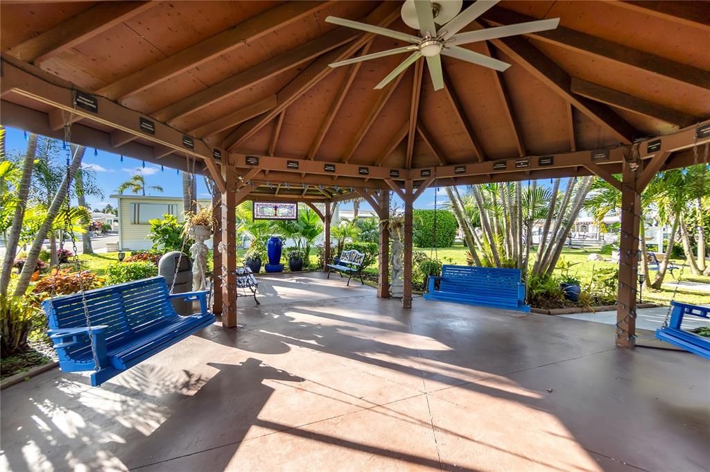 For Sale: $65,000 (2 beds, 2 baths, 800 Square Feet)