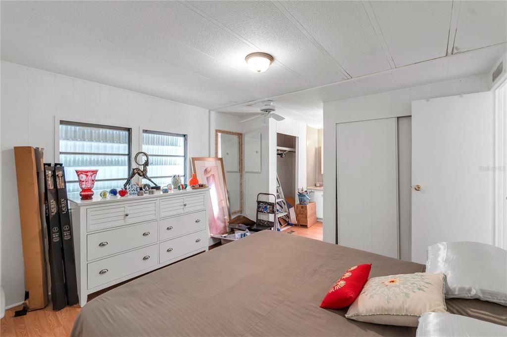 For Sale: $65,000 (2 beds, 2 baths, 800 Square Feet)