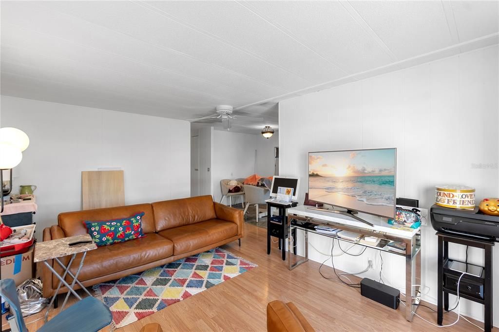 For Sale: $65,000 (2 beds, 2 baths, 800 Square Feet)