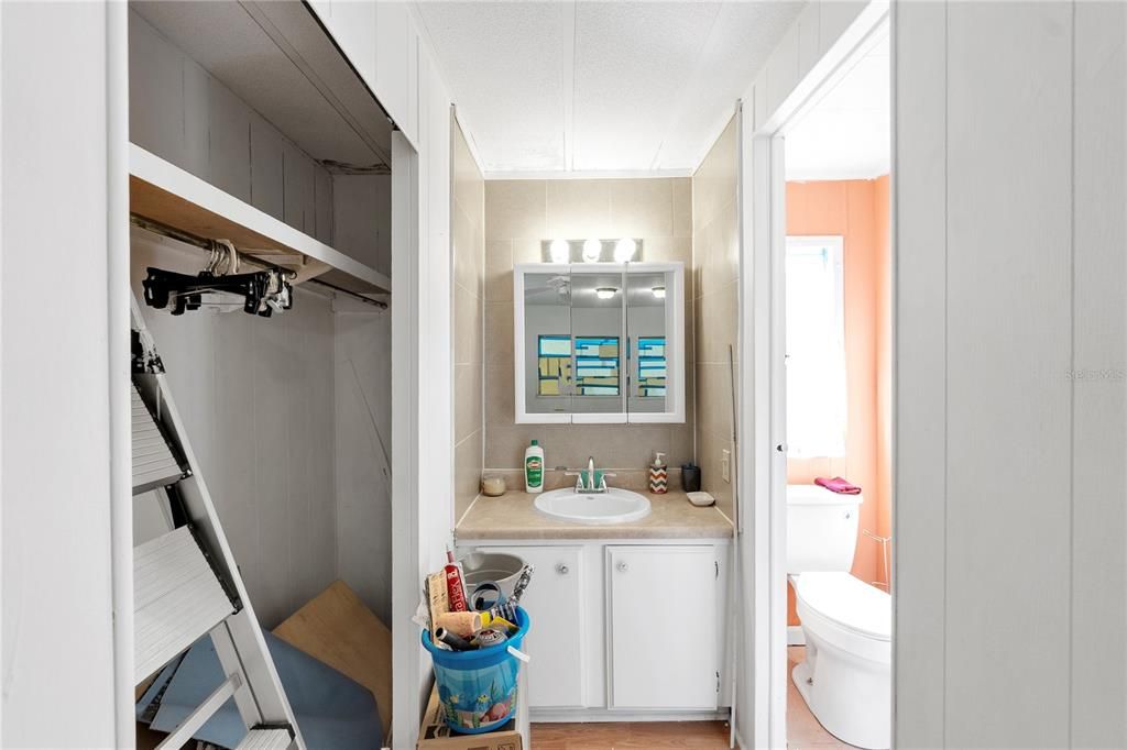 For Sale: $65,000 (2 beds, 2 baths, 800 Square Feet)