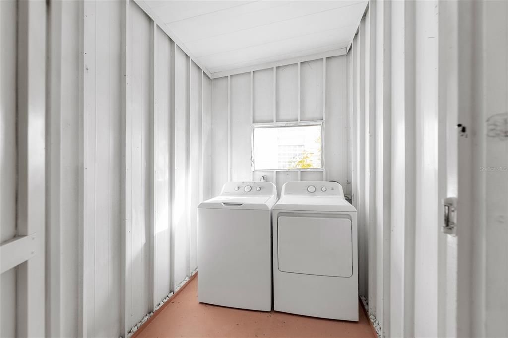 For Sale: $65,000 (2 beds, 2 baths, 800 Square Feet)