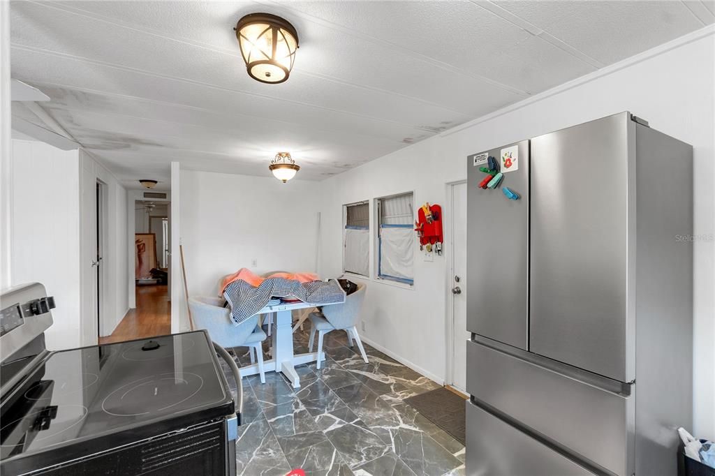 For Sale: $65,000 (2 beds, 2 baths, 800 Square Feet)