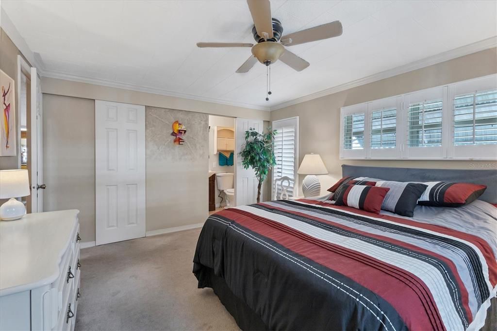 For Sale: $180,000 (2 beds, 2 baths, 1056 Square Feet)