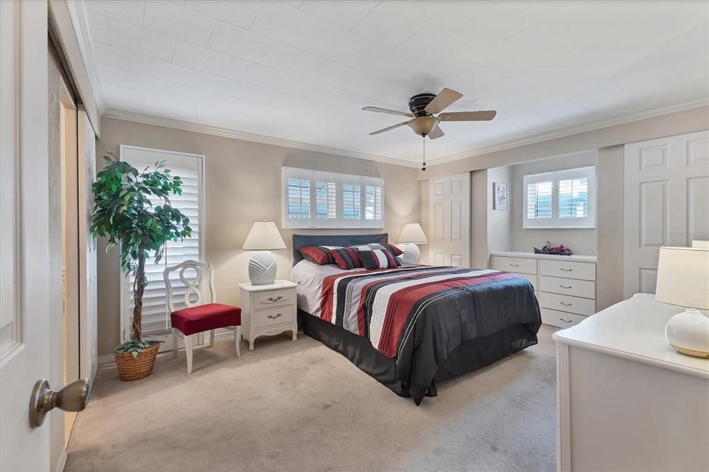 For Sale: $180,000 (2 beds, 2 baths, 1056 Square Feet)