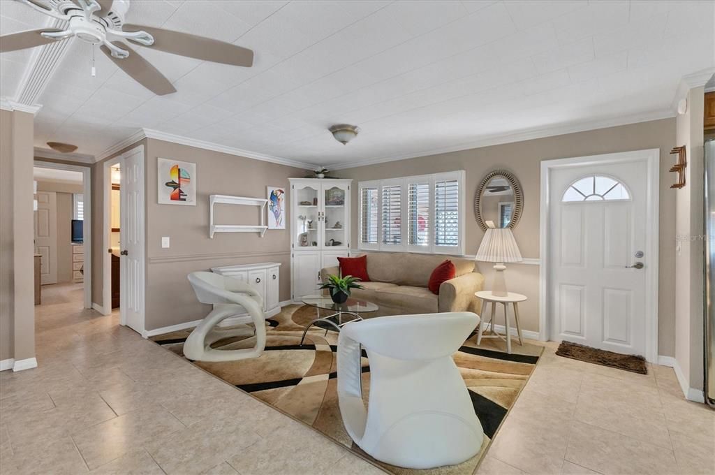 For Sale: $180,000 (2 beds, 2 baths, 1056 Square Feet)