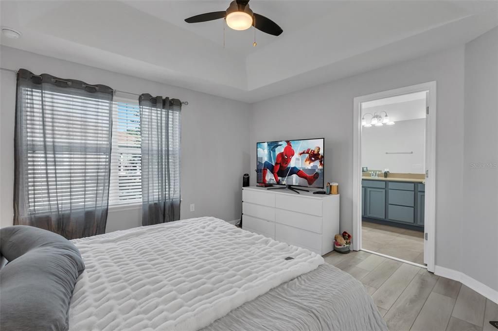 Active With Contract: $370,000 (3 beds, 2 baths, 1742 Square Feet)