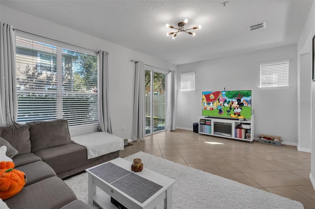 Active With Contract: $370,000 (3 beds, 2 baths, 1742 Square Feet)