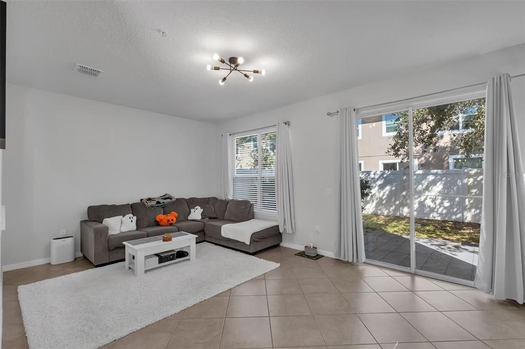 Active With Contract: $370,000 (3 beds, 2 baths, 1742 Square Feet)