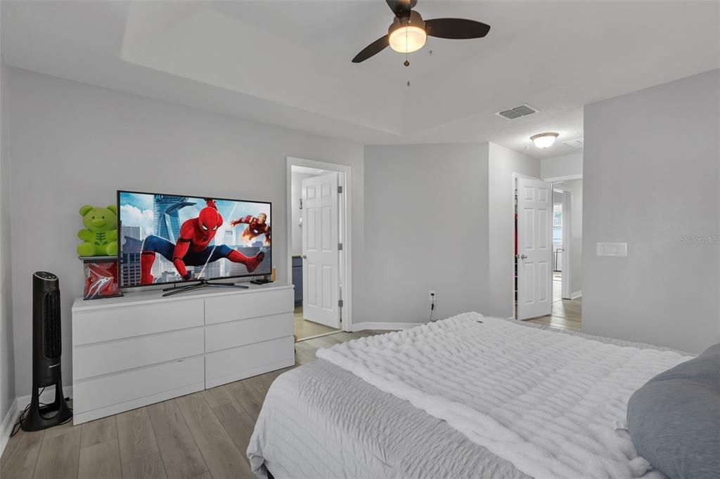 Active With Contract: $370,000 (3 beds, 2 baths, 1742 Square Feet)