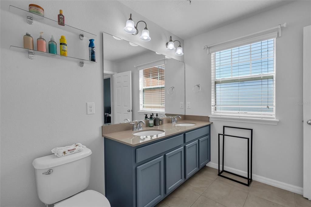 Active With Contract: $370,000 (3 beds, 2 baths, 1742 Square Feet)