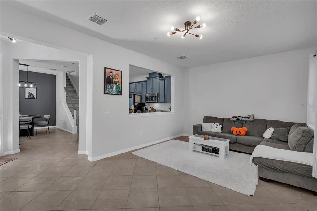 Active With Contract: $370,000 (3 beds, 2 baths, 1742 Square Feet)