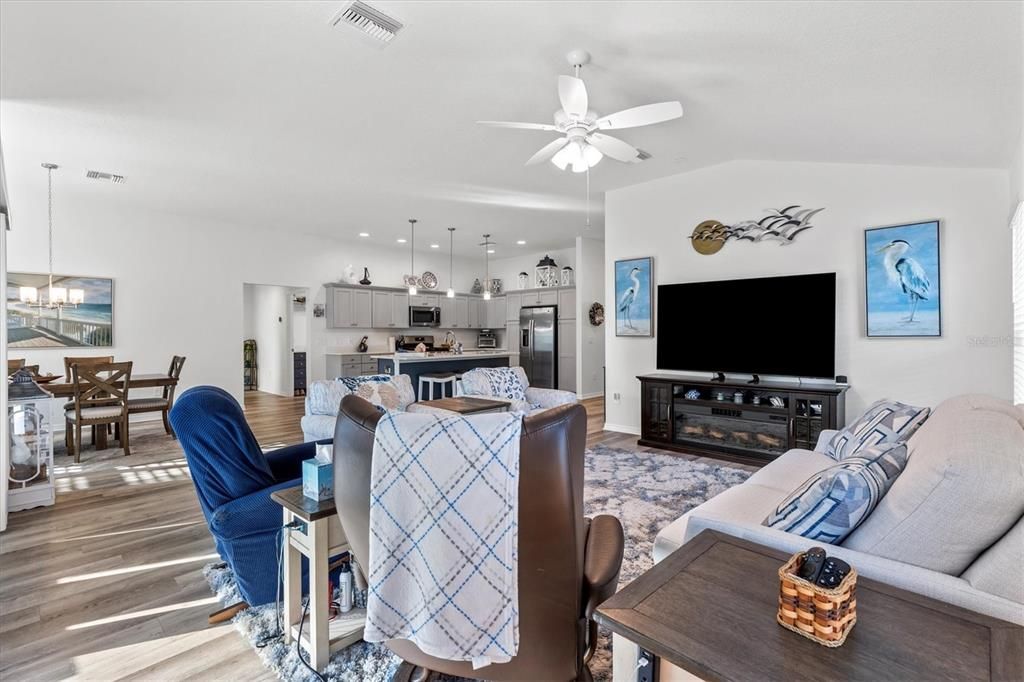 For Sale: $499,000 (4 beds, 2 baths, 2012 Square Feet)