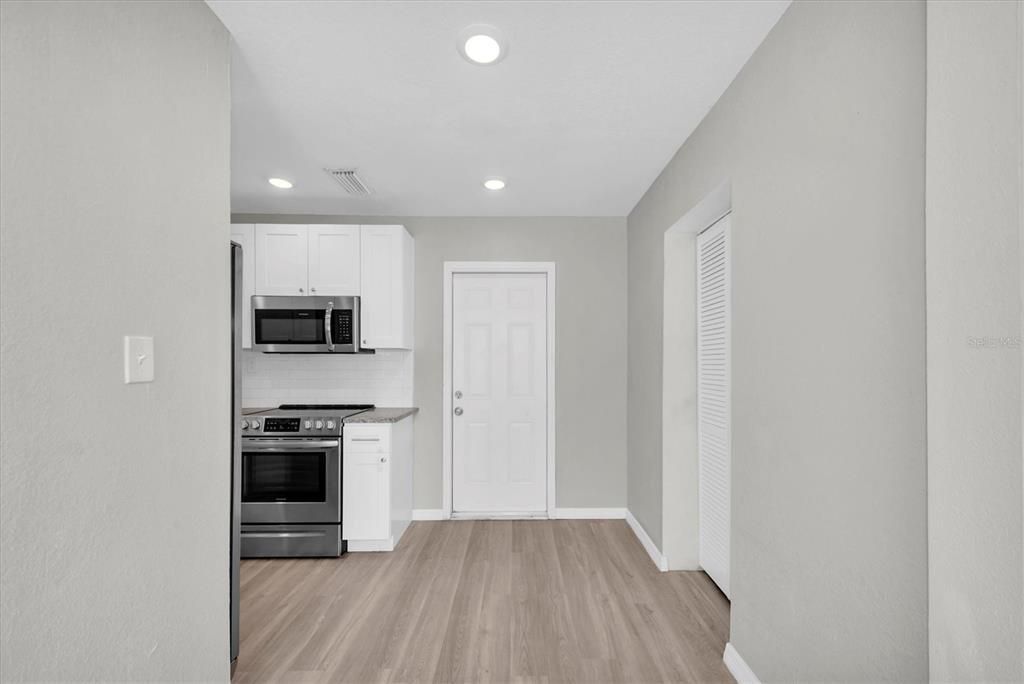 Active With Contract: $299,000 (3 beds, 1 baths, 928 Square Feet)