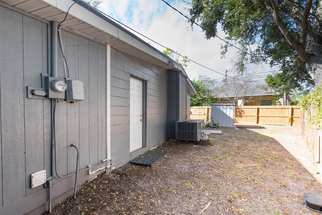 Active With Contract: $299,000 (3 beds, 1 baths, 928 Square Feet)