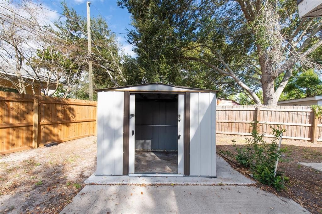 Active With Contract: $299,000 (3 beds, 1 baths, 928 Square Feet)