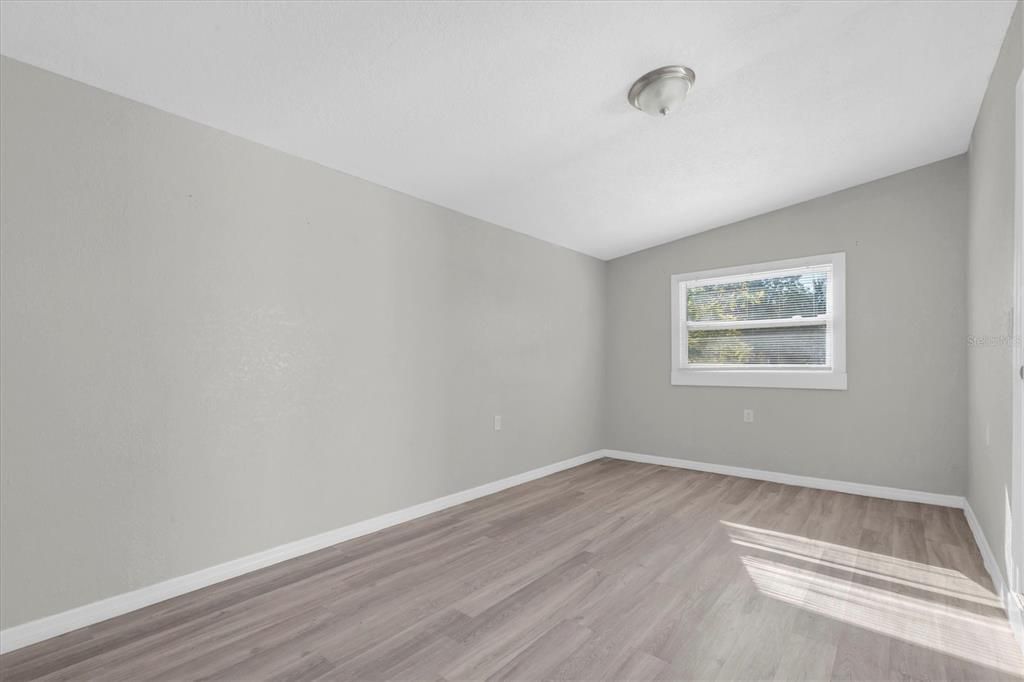 Active With Contract: $299,000 (3 beds, 1 baths, 928 Square Feet)