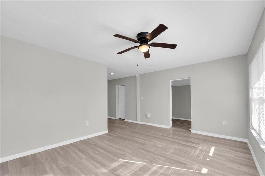 Active With Contract: $299,000 (3 beds, 1 baths, 928 Square Feet)