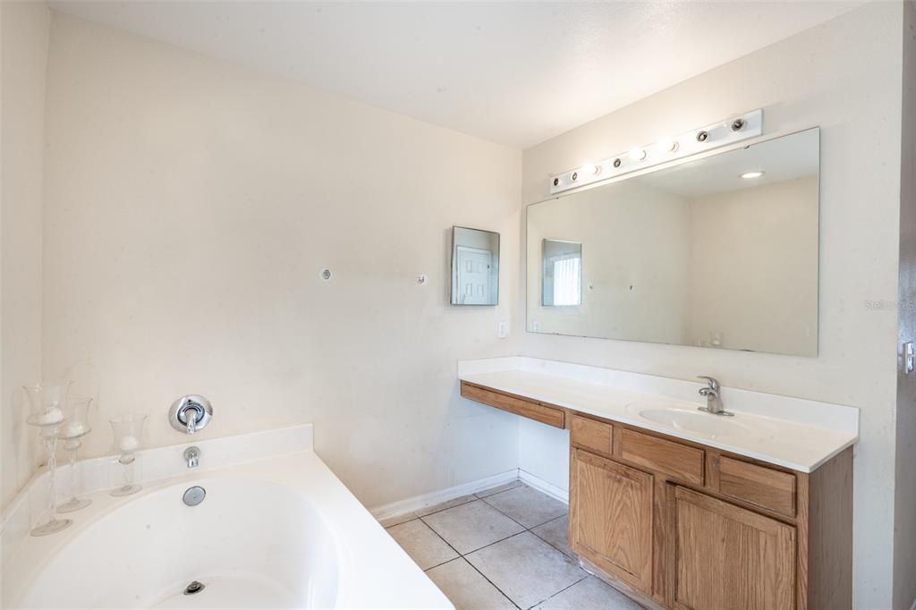 For Sale: $469,000 (4 beds, 2 baths, 2508 Square Feet)