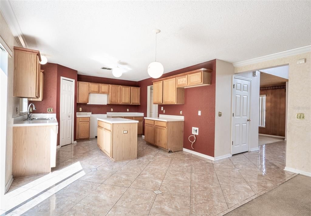 For Sale: $469,000 (4 beds, 2 baths, 2508 Square Feet)