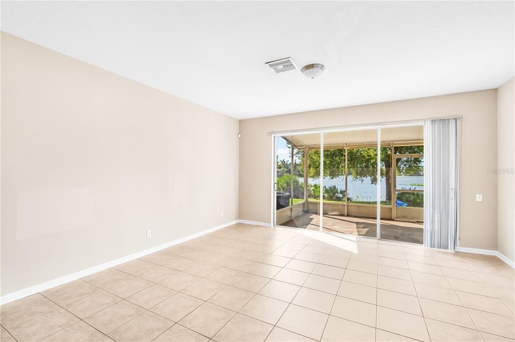 合同活跃: $2,300 (3 贝兹, 2 浴室, 1625 平方英尺)