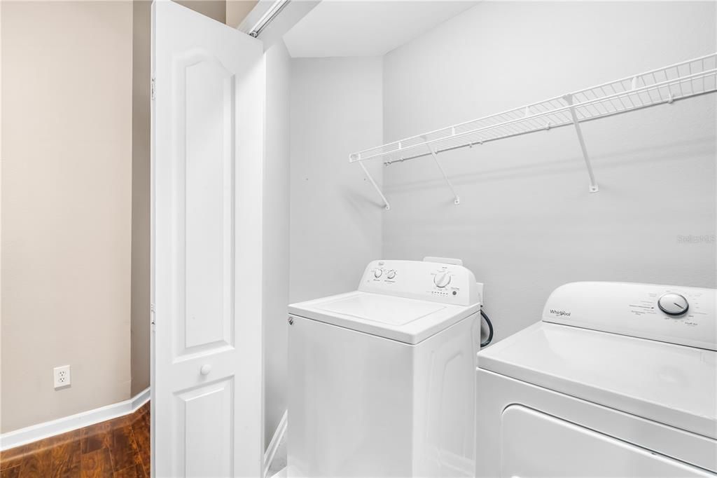 合同活跃: $2,300 (3 贝兹, 2 浴室, 1625 平方英尺)