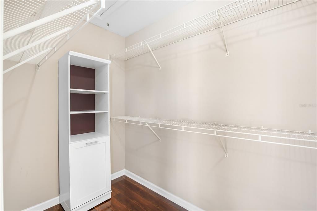 合同活跃: $2,300 (3 贝兹, 2 浴室, 1625 平方英尺)