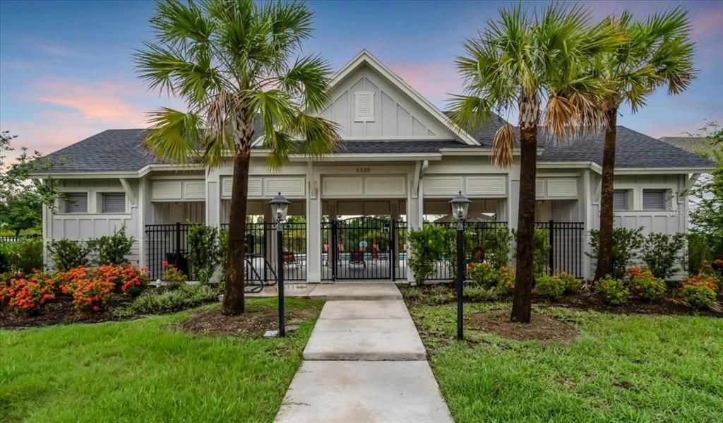 For Rent: $3,200 (4 beds, 2 baths, 2048 Square Feet)