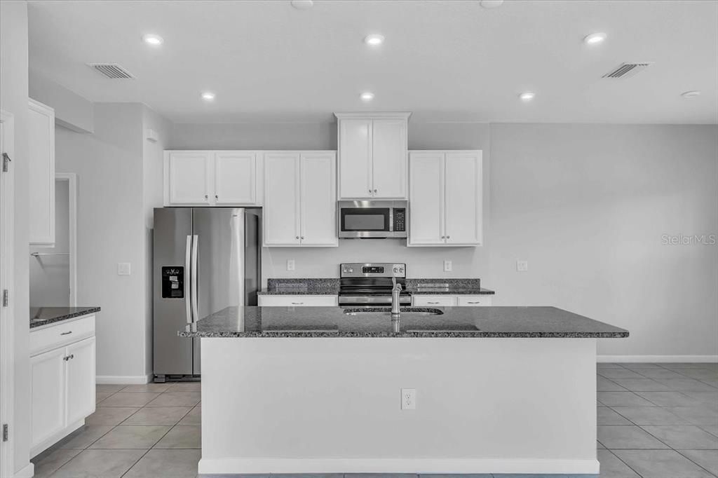 For Rent: $3,200 (4 beds, 2 baths, 2048 Square Feet)