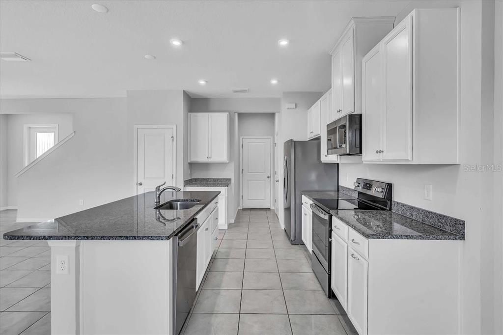 For Rent: $3,200 (4 beds, 2 baths, 2048 Square Feet)