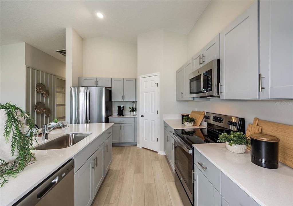 For Sale: $380,000 (4 beds, 2 baths, 1850 Square Feet)