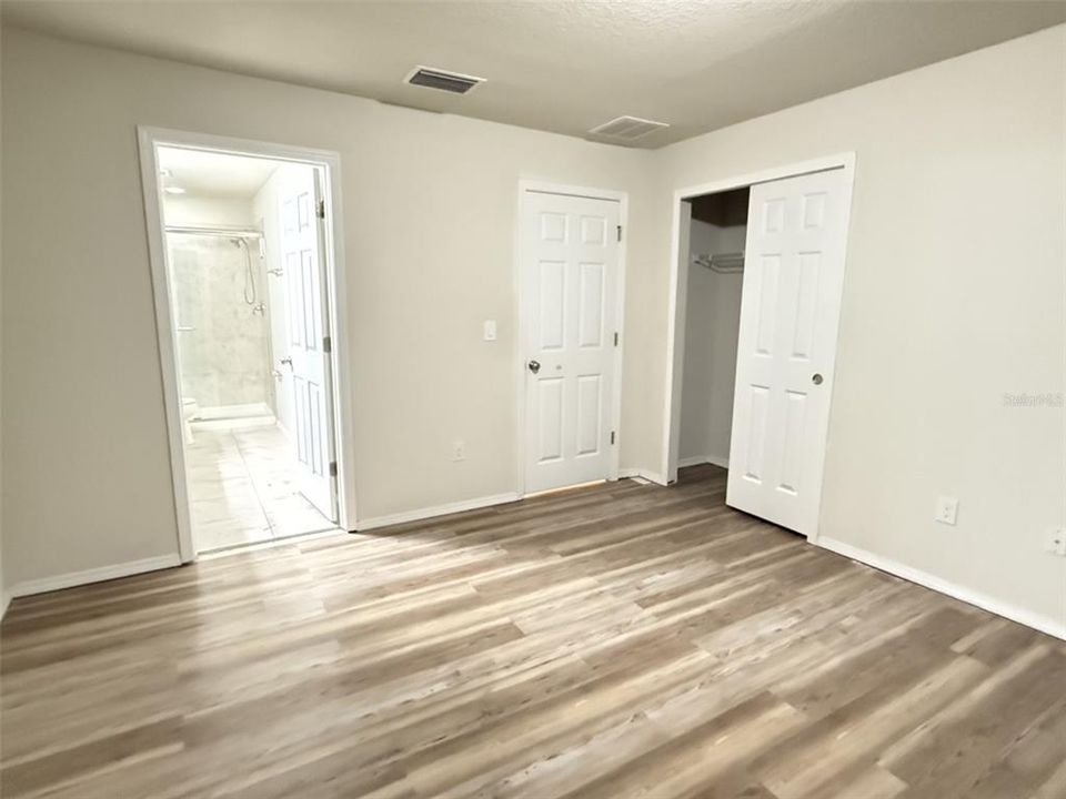 Active With Contract: $1,900 (2 beds, 2 baths, 1496 Square Feet)