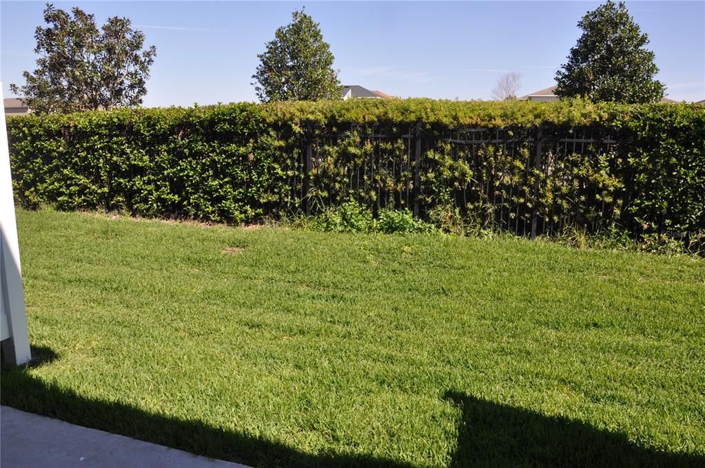 Active With Contract: $1,900 (2 beds, 2 baths, 1496 Square Feet)