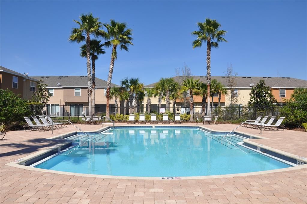 Active With Contract: $1,900 (2 beds, 2 baths, 1496 Square Feet)