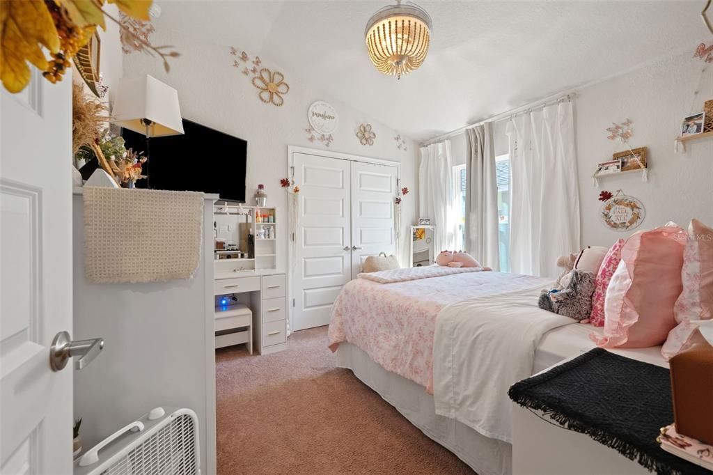 待售: $310,000 (4 贝兹, 2 浴室, 1826 平方英尺)