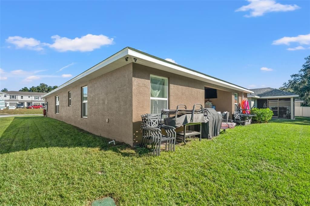 待售: $310,000 (4 贝兹, 2 浴室, 1826 平方英尺)