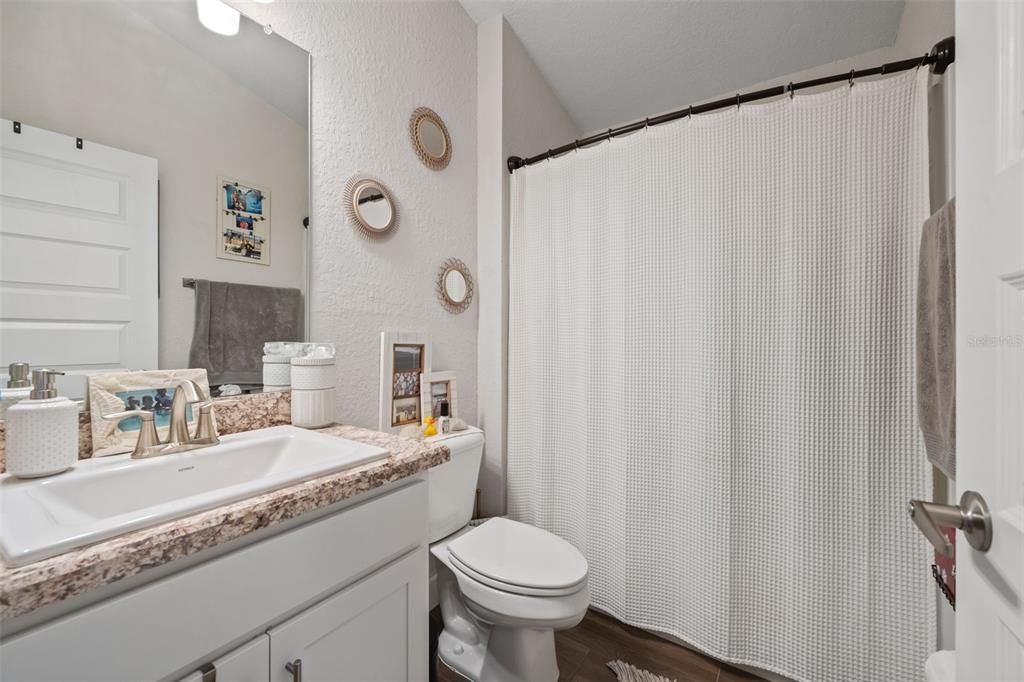 待售: $310,000 (4 贝兹, 2 浴室, 1826 平方英尺)