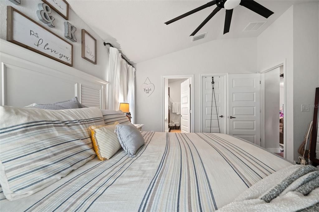 待售: $310,000 (4 贝兹, 2 浴室, 1826 平方英尺)