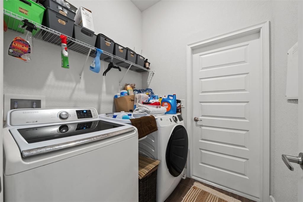 待售: $310,000 (4 贝兹, 2 浴室, 1826 平方英尺)